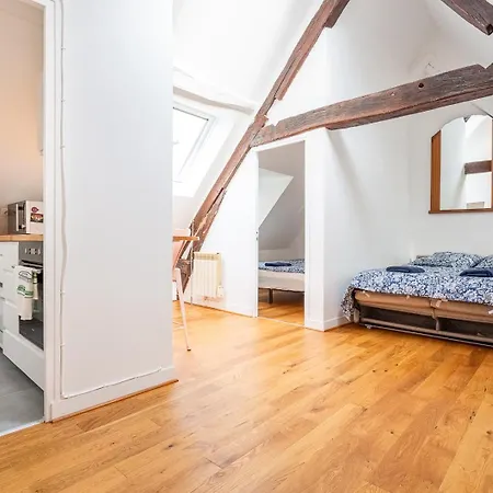 Le Marais, Romantic Loft Apartment! Min 31 Nights From June To December *