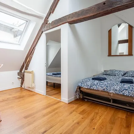 Lejlighed Romantic Loft In Le Marais! Min 31 Nights From April 2026 And Beyond Paris