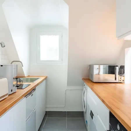 Romantic Loft In Le Marais! Min 31 Nights From April 2026 And Beyond Lejlighed *