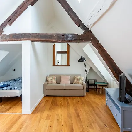 Lejlighed Romantic Loft In Le Marais! Min 31 Nights From April 2026 And Beyond Paris